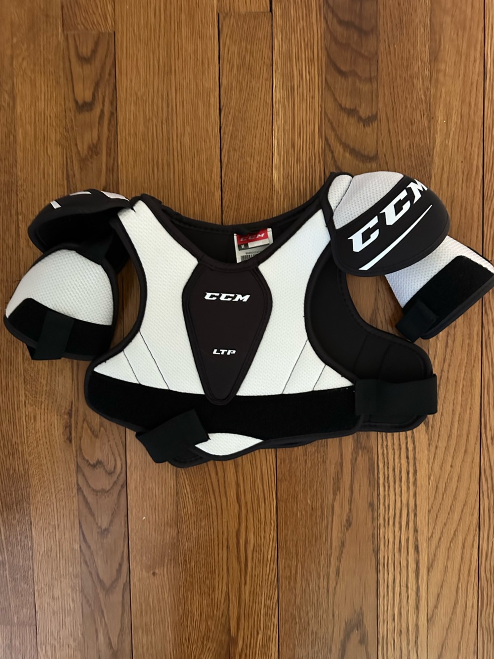 CCM Youth Large Hockey Shoulder Pads Black White